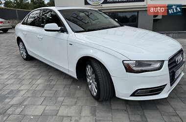 Седан Audi A4 2012 в Остроге