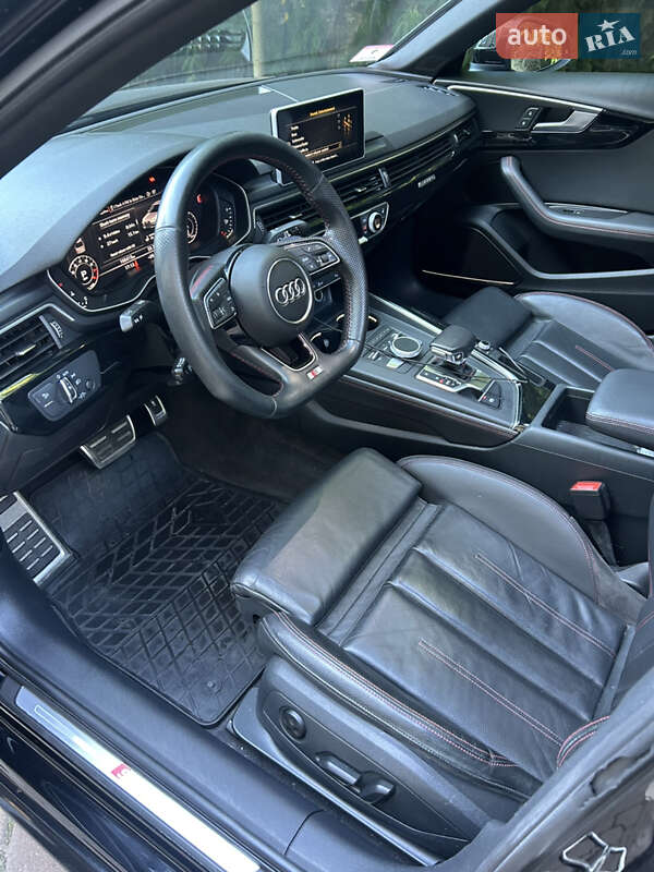 Седан Audi A4 2018 в Киеве