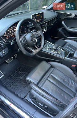 Седан Audi A4 2018 в 