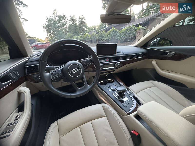 Седан Audi A4 2019 в Киеве