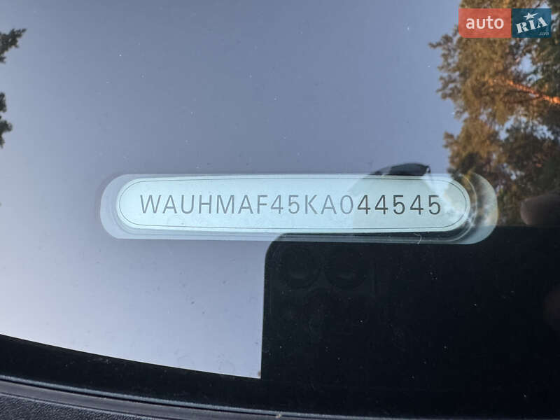 Седан Audi A4 2019 в Киеве