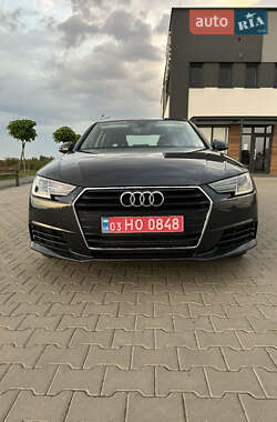 Седан Audi A4 2019 в 