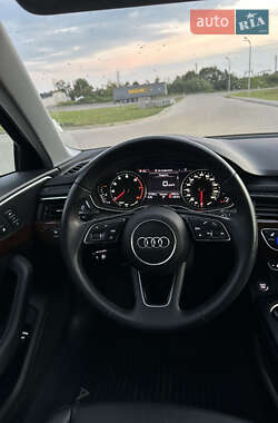 Седан Audi A4 2019 в 