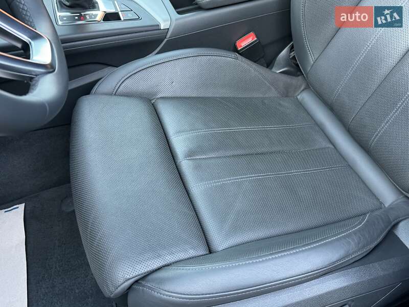 Универсал Audi A4 2020 в Киеве