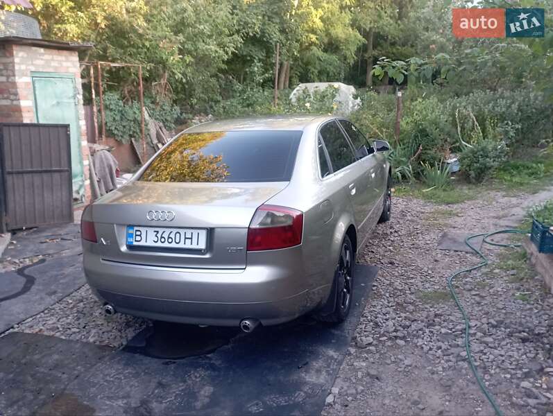 Седан Audi A4 2004 в Гадяче