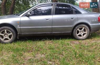 Седан Audi A4 1997 в Луцьку
