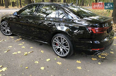 Седан Audi A4 2019 в 