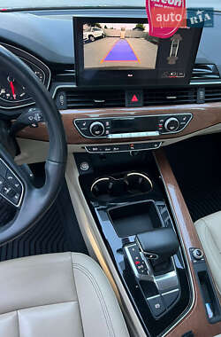 Седан Audi A4 2021 в 