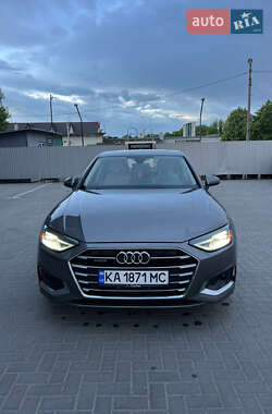 Седан Audi A4 2021 в 