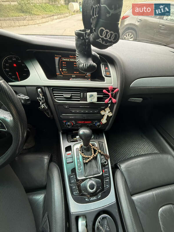 Седан Audi A4 2008 в Ровно