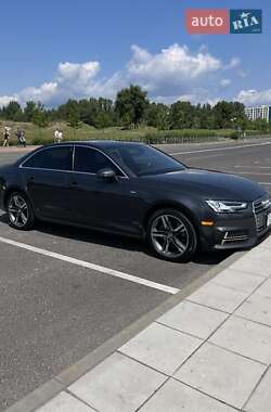 Седан Audi A4 2018 в 