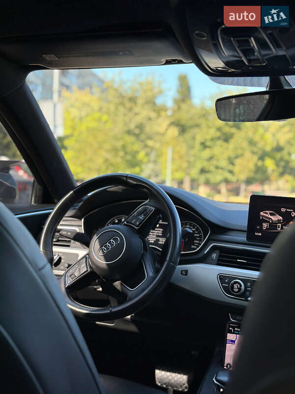 Седан Audi A4 2016 в Киеве