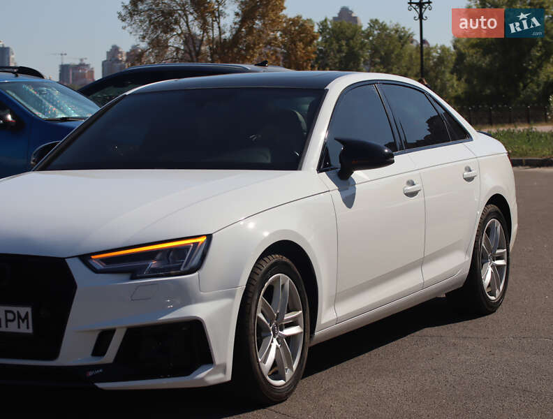Седан Audi A4 2016 в Киеве