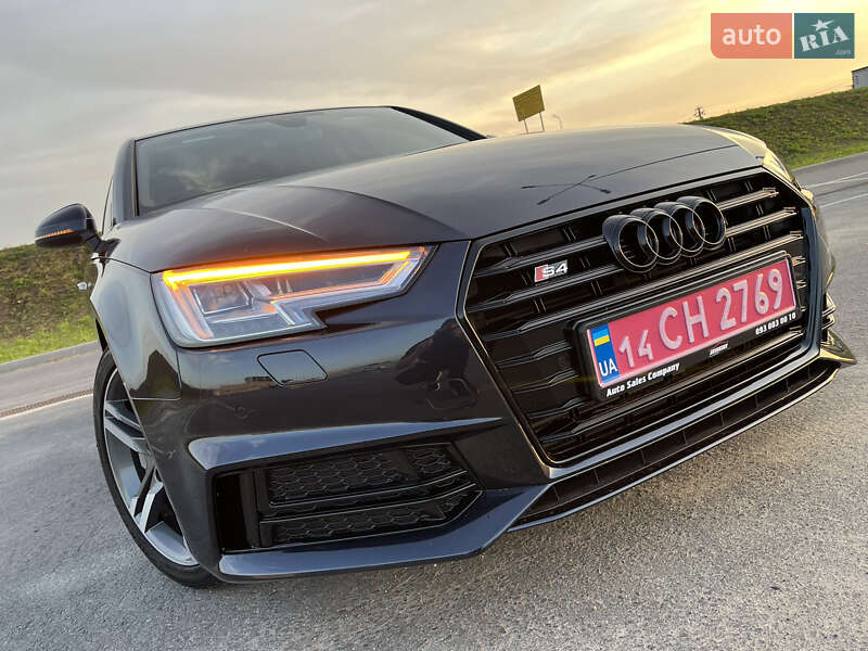 Седан Audi A4 2018 в Львові