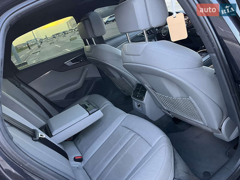 Седан Audi A4 2018 в Львові