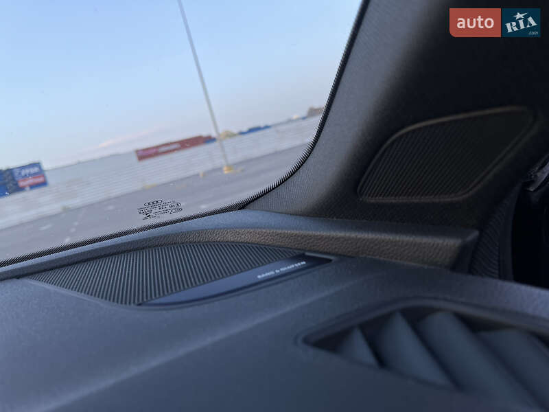 Седан Audi A4 2018 в Львові