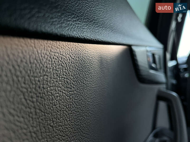 Седан Audi A4 2018 в Львові