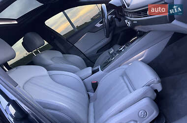 Седан Audi A4 2018 в 