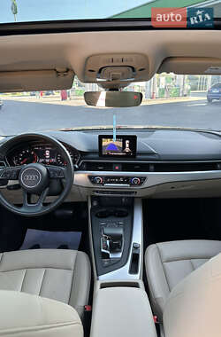 Седан Audi A4 2018 в 