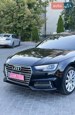 Седан Audi A4 2018 в 