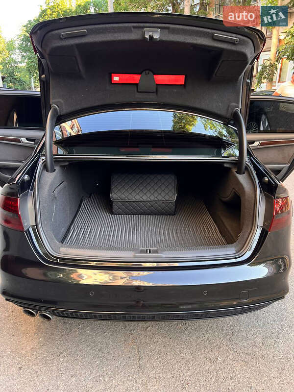 Седан Audi A4 2013 в Миколаєві