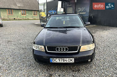 Седан Audi A4 2000 в Турці