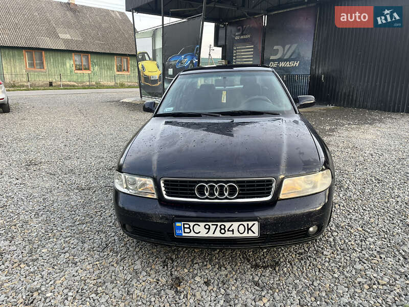 Седан Audi A4 2000 в 