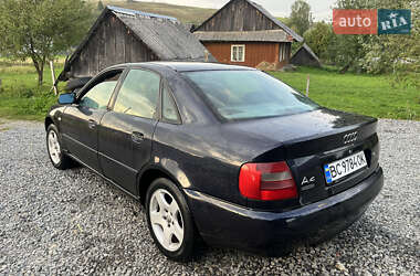 Седан Audi A4 2000 в 