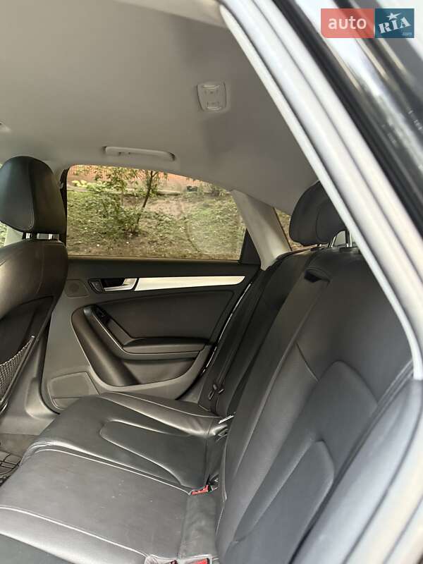 Седан Audi A4 2011 в Киеве