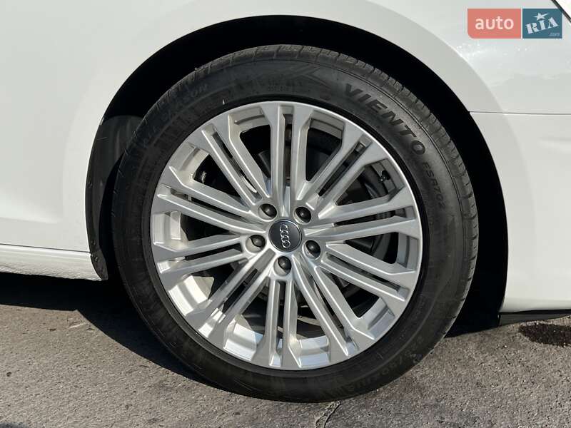 Универсал Audi A4 2021 в Дрогобыче