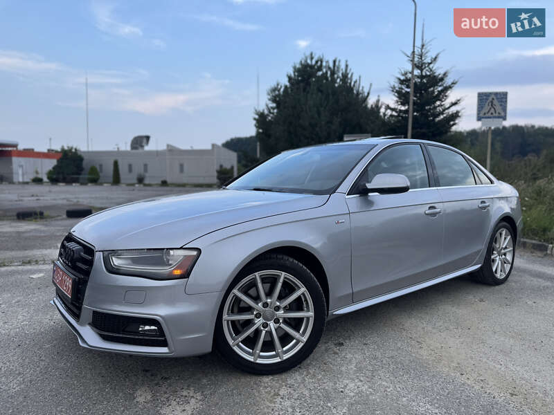 Седан Audi A4 2015 в Самборі