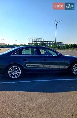 Седан Audi A4 2015 в 