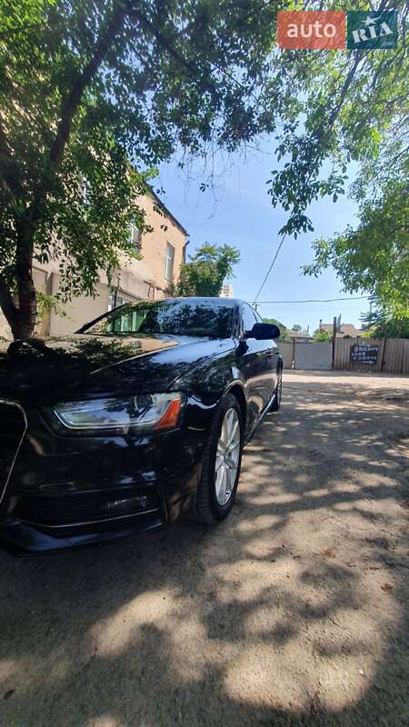 Седан Audi A4 2015 в Николаеве