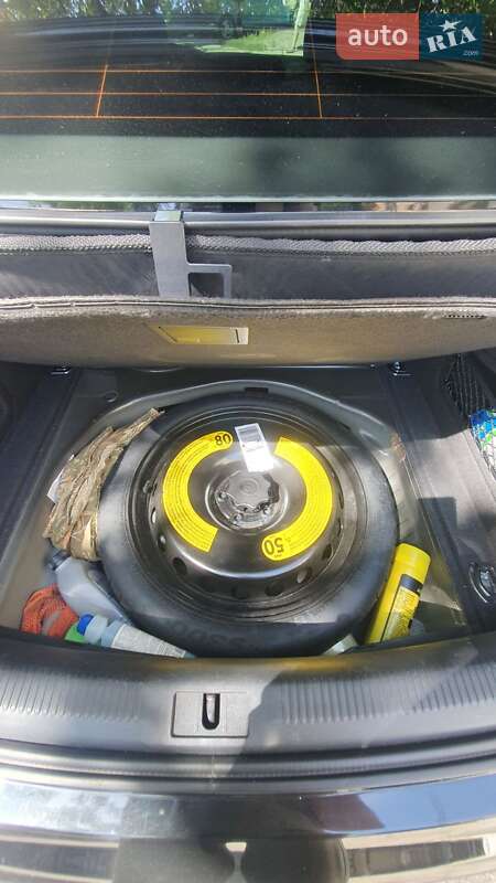 Седан Audi A4 2015 в Николаеве