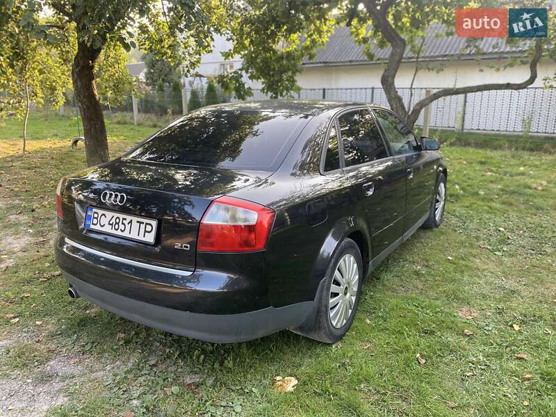 Седан Audi A4 2002 в Жовкве