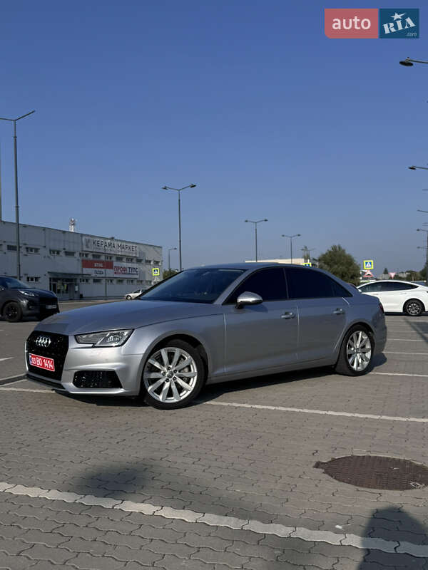 Седан Audi A4 2016 в Львові