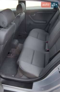 Седан Audi A4 2002 в 