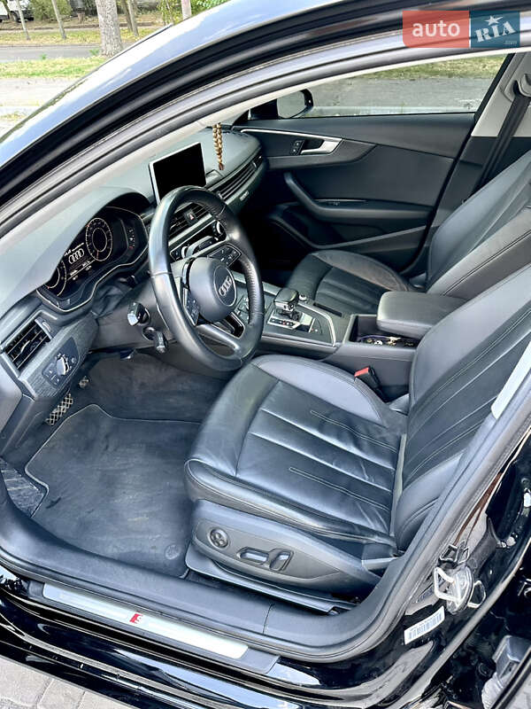 Седан Audi A4 2016 в Запорожье