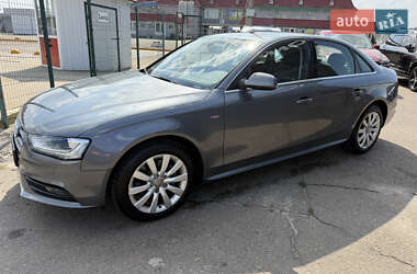 Седан Audi A4 2014 в Києві
