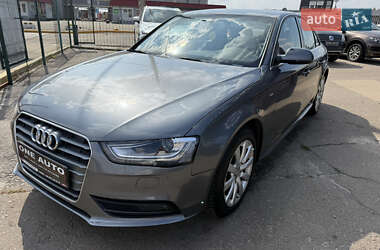 Седан Audi A4 2014 в 