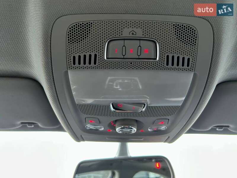 Седан Audi A4 2014 в Киеве