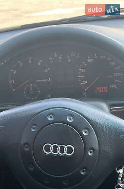 Седан Audi A4 1997 в Ямполі