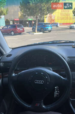 Седан Audi A4 1997 в Ямполі