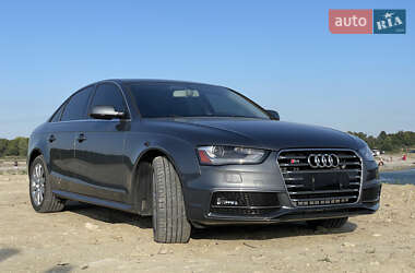 Седан Audi A4 2013 в 