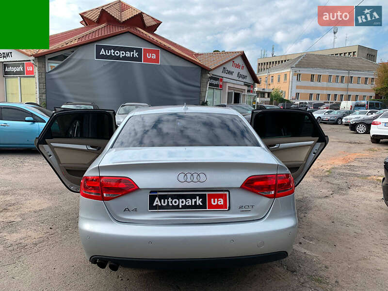 Седан Audi A4 2012 в Виннице