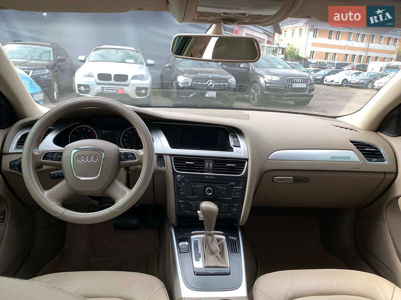 Седан Audi A4 2012 в Виннице