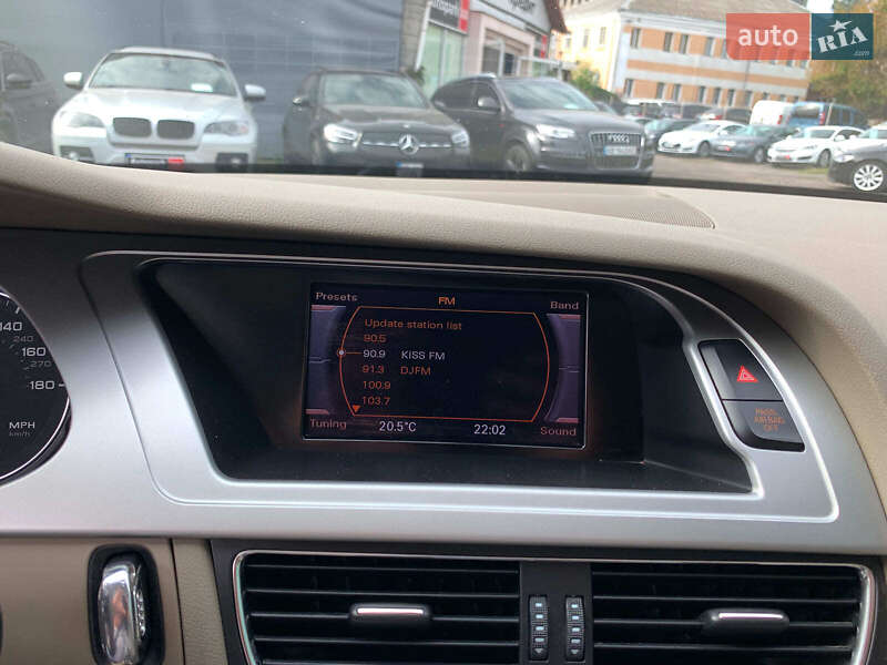 Седан Audi A4 2012 в Виннице