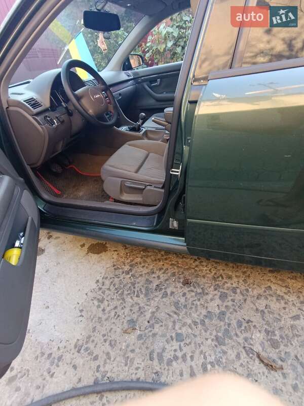 Седан Audi A4 2002 в Вознесенске