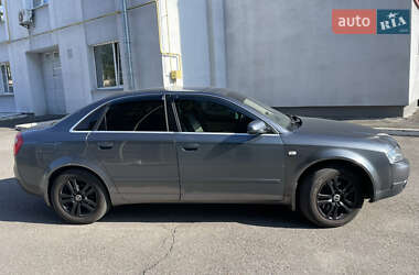 Седан Audi A4 2004 в 