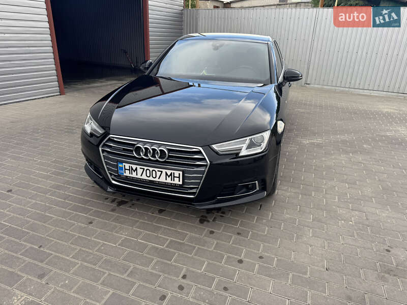 Седан Audi A4 2017 в 